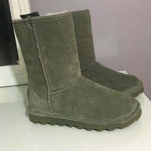 NWT Women’s BearPaw Sort Boots